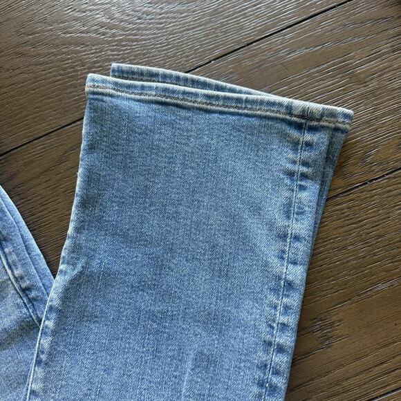 Madewell Cali Demi-Boot Jeans in Dorrance Wash TENCEL 23P Light Wash Stretch - Picture 3 of 11